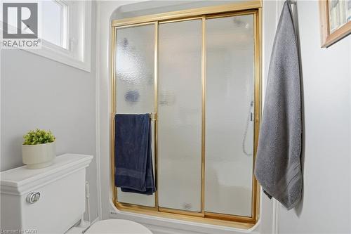 65 Rolston Drive, Hamilton, ON - Indoor Photo Showing Bathroom