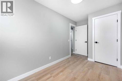 7616 27 Street Se, Calgary, AB - Indoor Photo Showing Other Room