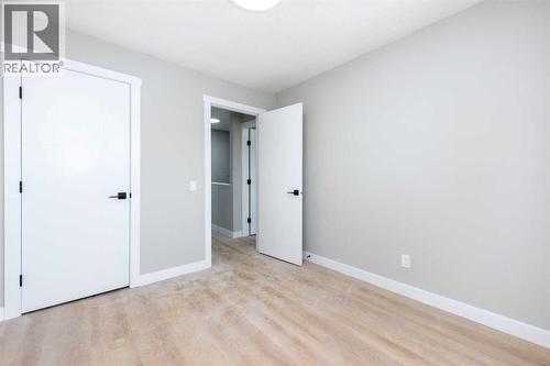 7616 27 Street Se, Calgary, AB - Indoor Photo Showing Other Room