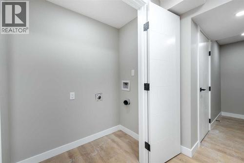 7616 27 Street Se, Calgary, AB - Indoor Photo Showing Other Room