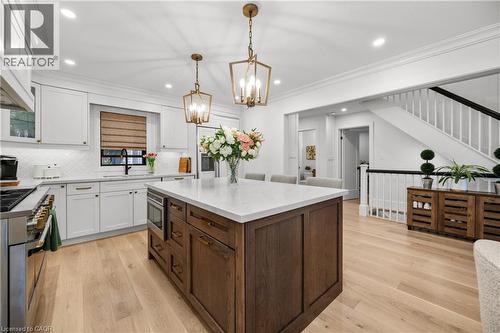1390 Halifax Place, Burlington, ON - Indoor Photo Showing Kitchen With Upgraded Kitchen