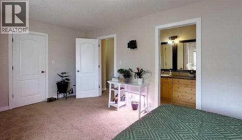 #1, 6615 5Th Avenue, Edson, AB - Indoor Photo Showing Bedroom