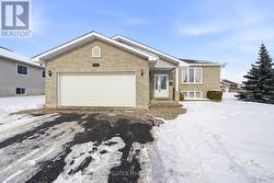 302 EMMA AVENUE  Cornwall, ON K6J 0A2