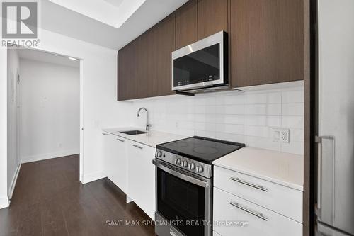 901 - 225 Veterans Drive, Brampton, ON - Indoor Photo Showing Kitchen
