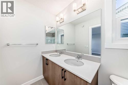 241 Bridgeport Gate, Chestermere, AB - Indoor Photo Showing Bathroom