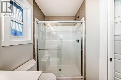 241 Bridgeport Gate, Chestermere, AB - Indoor Photo Showing Bathroom