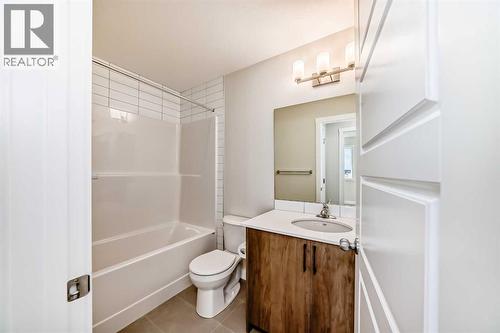 241 Bridgeport Gate, Chestermere, AB - Indoor Photo Showing Bathroom