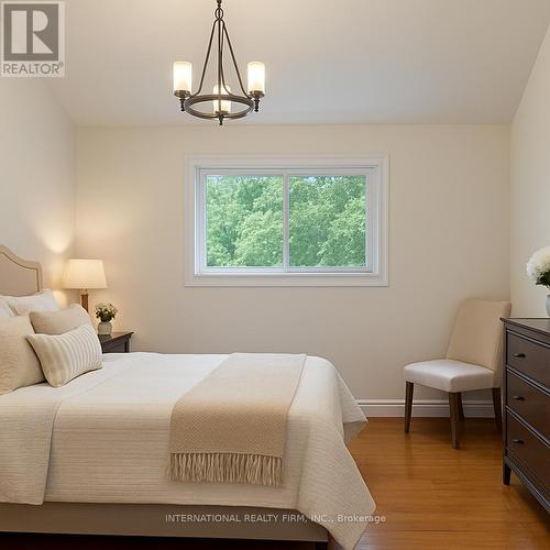 276 Sheridan Court, Newmarket, ON - Indoor Photo Showing Bedroom