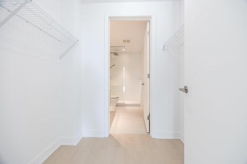 Penderie (Walk-in) - 103-505 Rue De L'Escale, Brossard, QC - Indoor