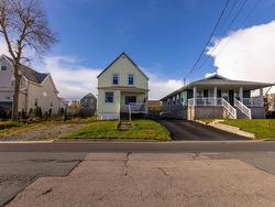 136 Victoria Street  Glace Bay, NS B1A 1Z8