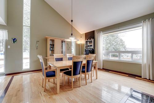 Dining room - 227 Ch. Millette, Lac-Des-Seize-Îles, QC - Indoor Photo Showing Dining Room