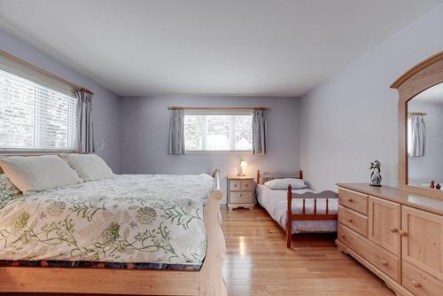 Primary bedroom - 227 Ch. Millette, Lac-Des-Seize-Îles, QC - Indoor Photo Showing Bedroom