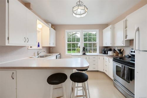 2035 Herd Rd, Duncan, BC 