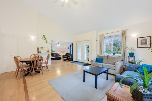 2035 Herd Rd, Duncan, BC 