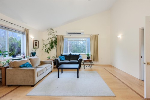 2035 Herd Rd, Duncan, BC 