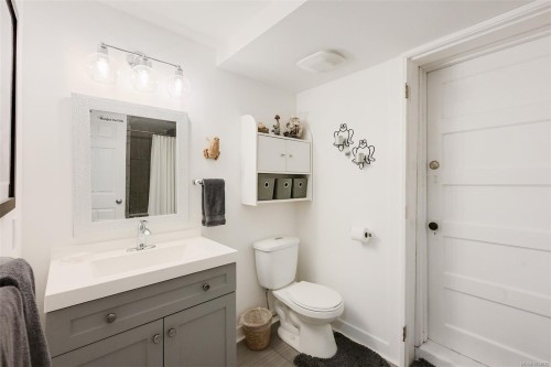 2035 Herd Rd, Duncan, BC 