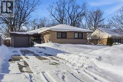 5773 BELMONT Avenue  Niagara Falls, ON L2H 1J8