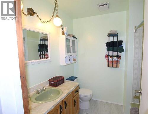 97 Cunningham Crescent, Red Deer, AB - Indoor Photo Showing Bathroom