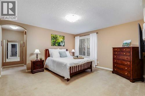 47 Tuscany Estates Close Nw, Calgary, AB - Indoor Photo Showing Bedroom