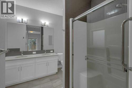 Bright primary ensuite - 137 Willow Park N, Cochrane, AB - Indoor Photo Showing Bathroom