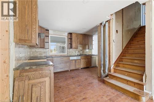 14 Athlone Road, Cambridge, ON - Indoor Photo Showing Kitchen