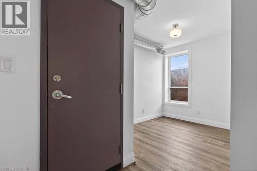 433 Barton Street E Unit# 202, Hamilton, ON - Indoor Photo Showing Other Room