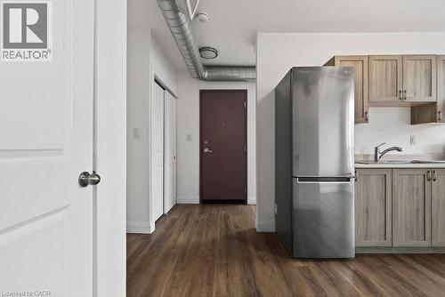 433 Barton Street E Unit# 202, Hamilton, ON - Indoor Photo Showing Kitchen
