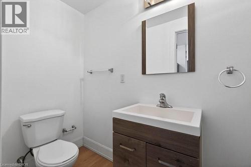 433 Barton Street E Unit# 202, Hamilton, ON - Indoor Photo Showing Bathroom