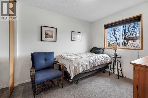 192 Rivercrest Close Se, Calgary, AB - Indoor Photo Showing Bedroom