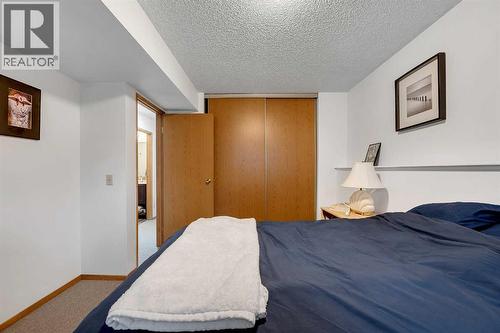 192 Rivercrest Close Se, Calgary, AB - Indoor Photo Showing Bedroom
