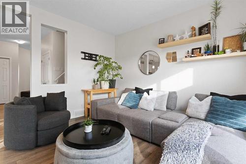 169 Buckskin Way, Cochrane, AB - Indoor Photo Showing Living Room