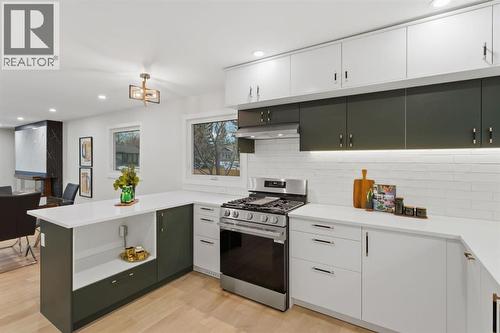 11039 Brae Road Sw, Calgary, AB - Indoor Photo Showing Kitchen