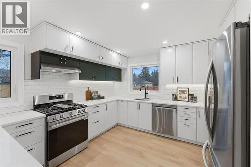 11039 Brae Road Sw, Calgary, AB - Indoor Photo Showing Kitchen With Upgraded Kitchen