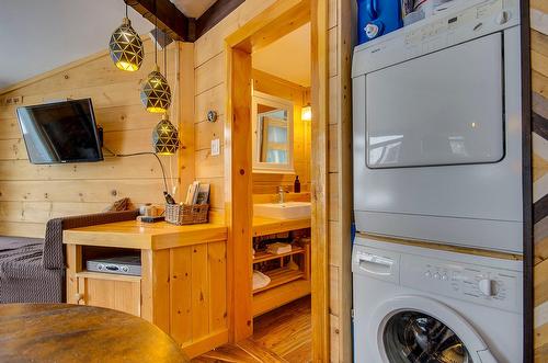 Salle de lavage - 32-110 Rue Thibodeau, Sutton, QC - Indoor Photo Showing Laundry Room