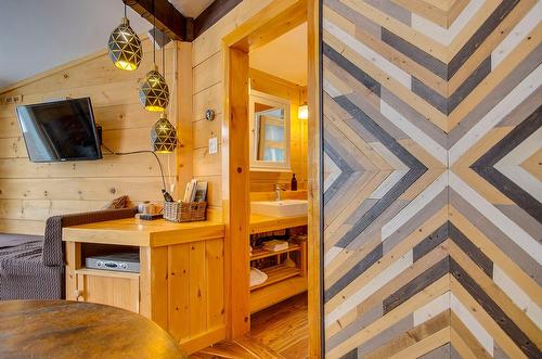 Intérieur - 32-110 Rue Thibodeau, Sutton, QC - Indoor Photo Showing Other Room