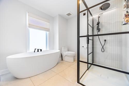 Salle de bains - 111 Av. Des Chênes, Candiac, QC 