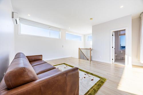 Mezzanine - 111 Av. Des Chênes, Candiac, QC 