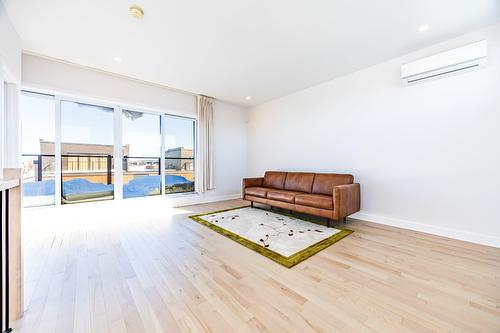 Mezzanine - 111 Av. Des Chênes, Candiac, QC 