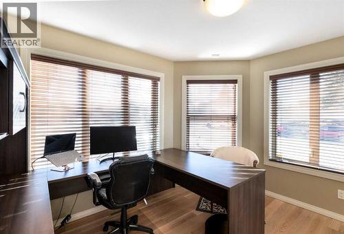 6371 Cedar Way, Innisfail, AB - Indoor Photo Showing Office