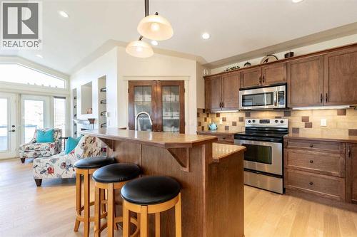 6371 Cedar Way, Innisfail, AB - Indoor Photo Showing Kitchen