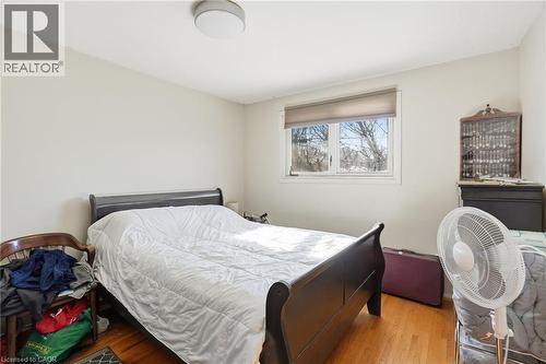 57 Gainsborough Road, Hamilton, ON - Indoor Photo Showing Bedroom