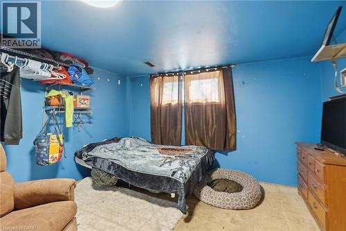 57 Gainsborough Road, Hamilton, ON - Indoor Photo Showing Bedroom