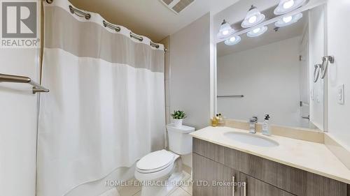 607 - 560 North Service Road, Grimsby, ON - Indoor Photo Showing Bathroom