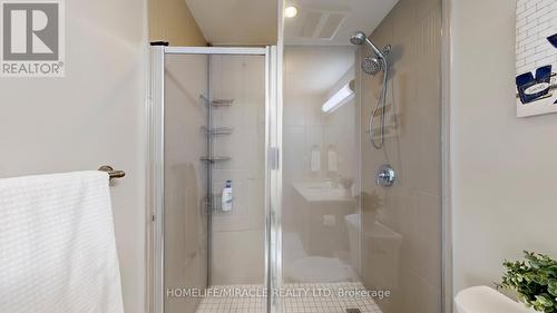 607 - 560 North Service Road, Grimsby, ON - Indoor Photo Showing Bathroom