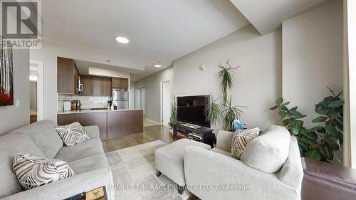 607 - 560 North Service Road, Grimsby, ON - Indoor Photo Showing Living Room