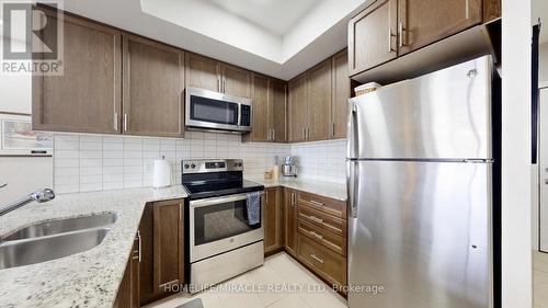 607 - 560 North Service Road, Grimsby, ON - Indoor Photo Showing Kitchen With Stainless Steel Kitchen With Double Sink With Upgraded Kitchen