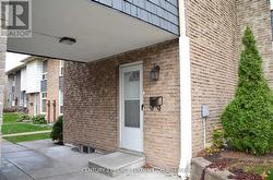 26 LADY FERN WAY  Toronto, ON M2J 4M5