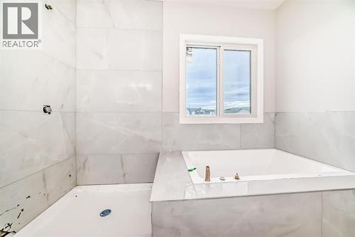 508 Heritage Boulevard, Cochrane, AB - Indoor Photo Showing Bathroom