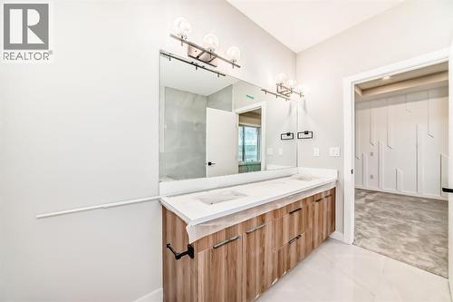 508 Heritage Boulevard, Cochrane, AB - Indoor Photo Showing Bathroom