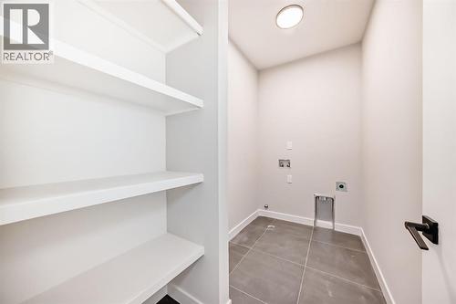 :aundry Room - 508 Heritage Boulevard, Cochrane, AB - Indoor
